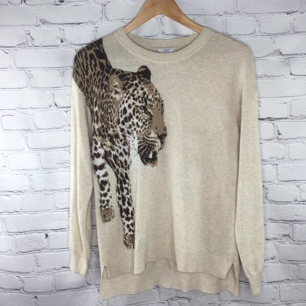 Beautiful cheetah print sweater